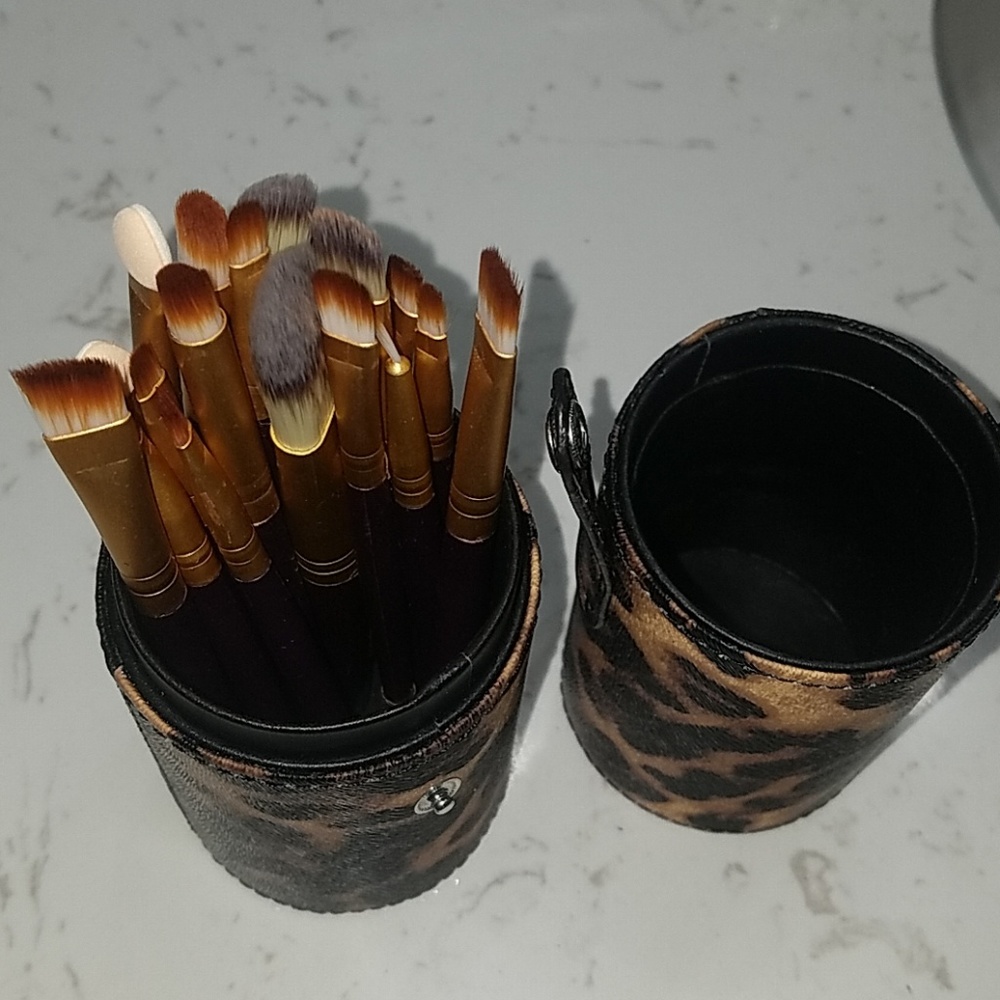 19 makeup brush set